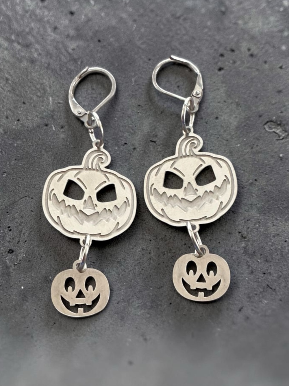 🆕 Pumpkin Laser Etched Dangle Earrings